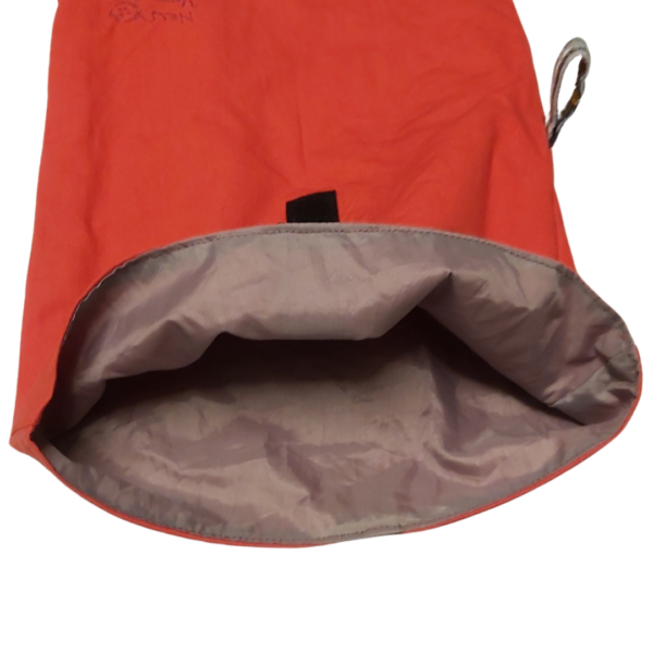 Wetbag in Rot - geöffnet - mit grauem Innenstoff