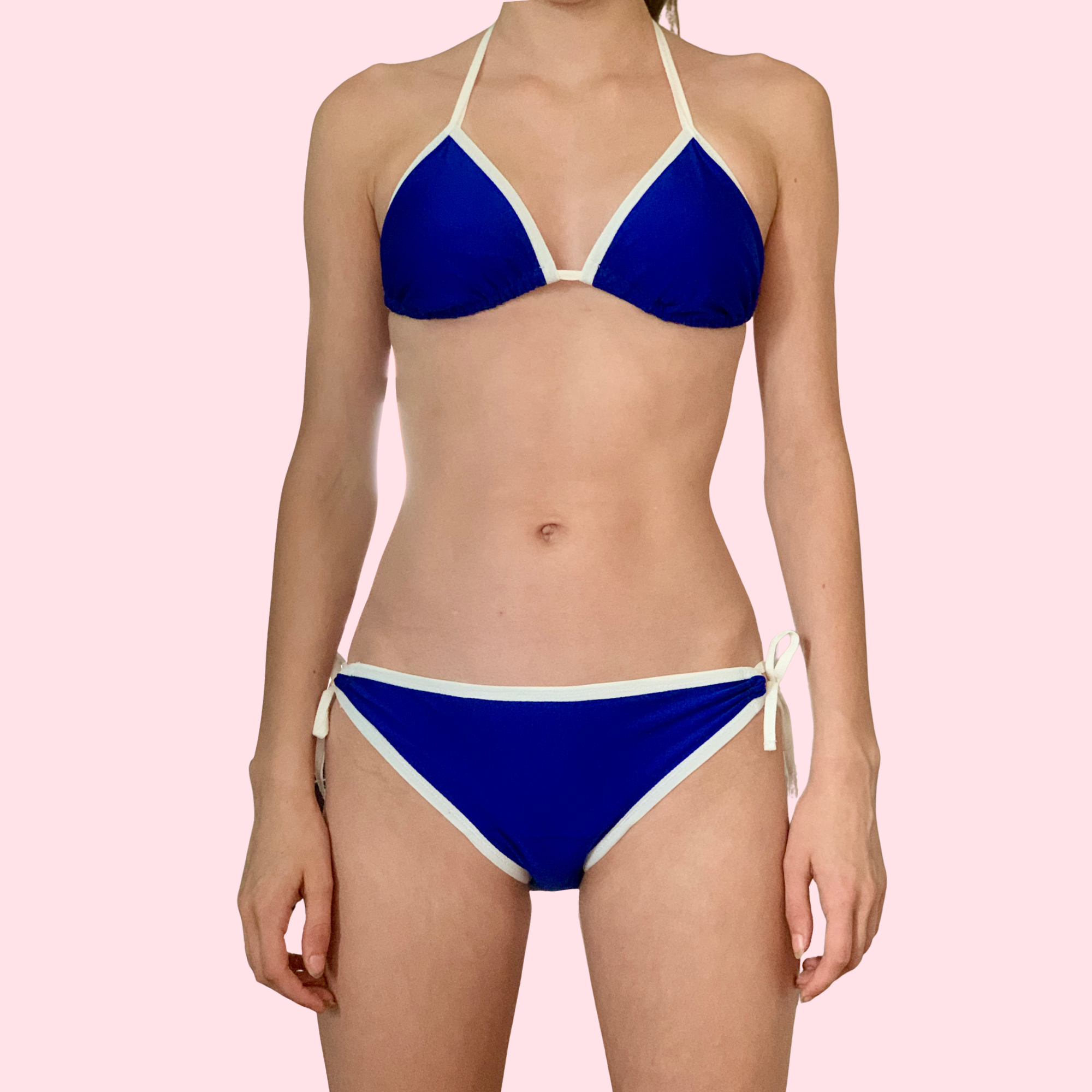 Perioden-Beachwear Kontraste von vorne - angezogen